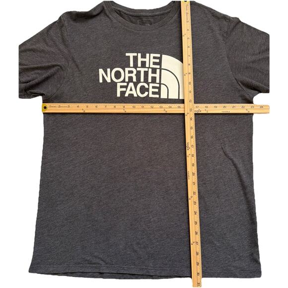 The North Face T-Shirts Mens XL Lot of 2 Gray & Red Short Sleeves Logo Casual - Picture 4 of 9